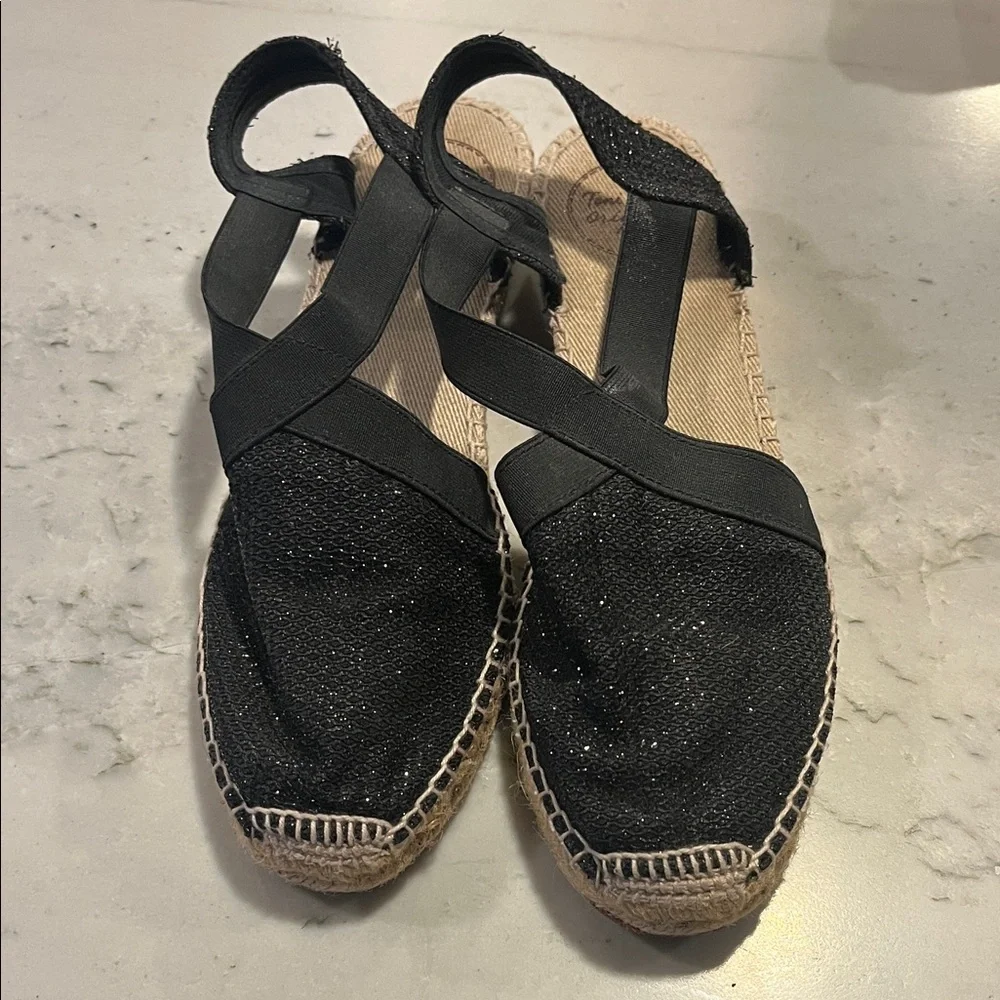 Toni Pons Black Espadrille Sandals - Picture 1 of 5